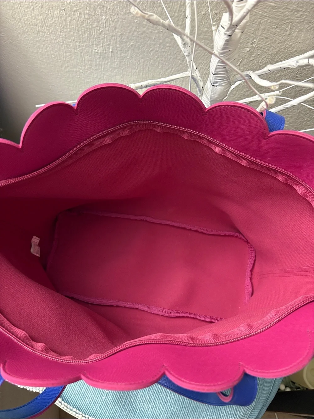 Bath and Body works blue scalloped -Edge Tote with Pink Trim (No call outs)